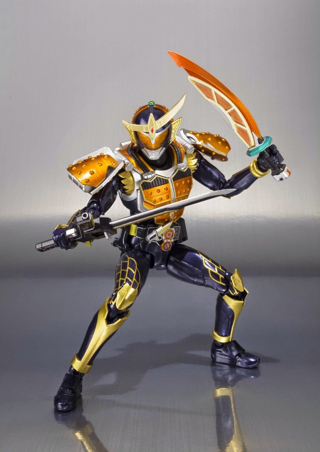 foto action figure kamen rider gaim